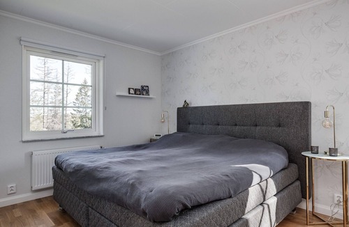 Vega House | Spacious accommodation near Stockholm with heated pool | SE13013
