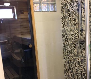 Rauha Apartment | Spacious and Fresh 2BR home close by Lake and Park