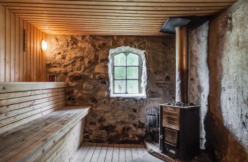 Knared House | Spacious and newly renovated farmhouse with indoor pool