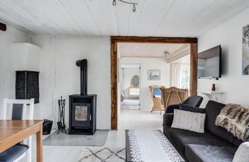 Knared House | Spacious and newly renovated farmhouse with indoor pool