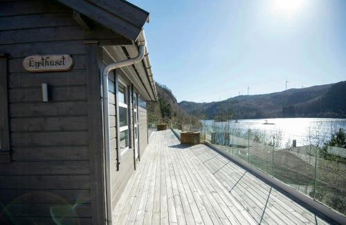 Lund House | Spacious Cabin With Lake Views In Åvesdalen