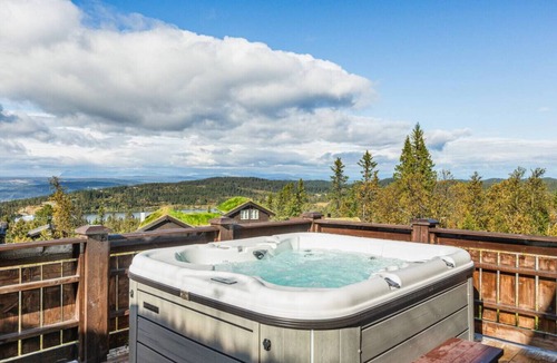 Nord-Aurdal Cabin | Spacious Family Cabin with Jacuzzi