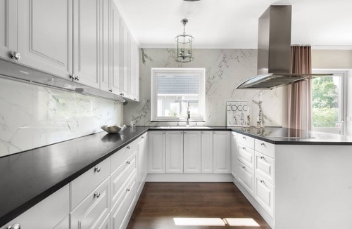 Hasselby Villa | Spacious Family Villa, Large Terrace, 3BR