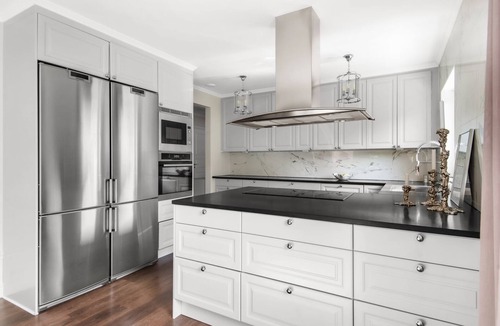 Hasselby Villa | Spacious Family Villa, Large Terrace, 3BR
