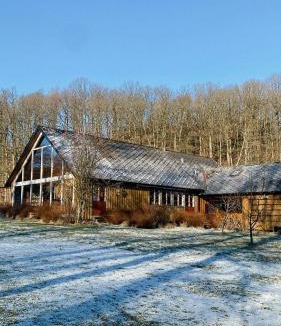 Tvaaker House | Spacious Farm By Åkulla Beech Forests