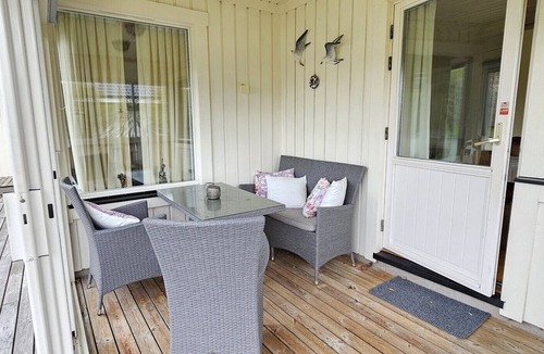 Ellos House | Spacious holiday home in Ellös, 300 m to a beautiful sandy beach | SE09113