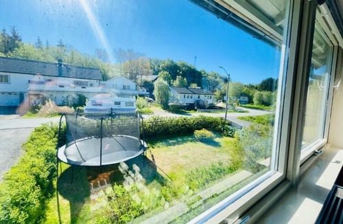 Kabelvag House | Spacious house in Lofoten - Experience Midnight Sun, Northern Lights and Mountains