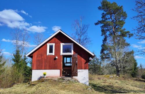 Molkom Apartment | Spacious loft with wood-burning stove, quiet and rural location