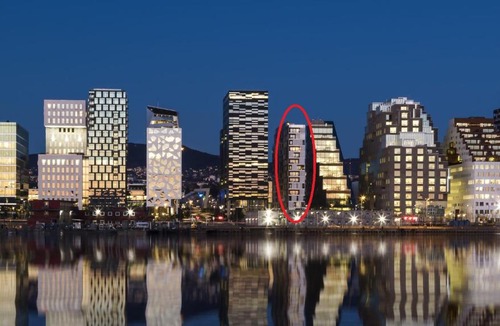 Bjørvika Apartment | Spacious modern 3BR apartment at CENTRAL OSLO barcode