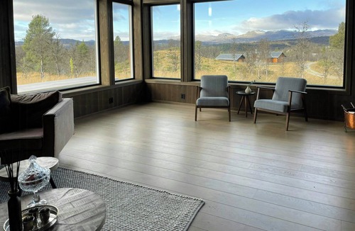 Al House | Spacious mountain cabin with fantastic views