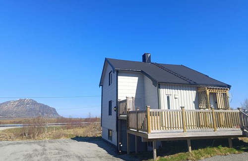Vestvagøy House | Spacious Oceanfront house in the Heart of Lofoten