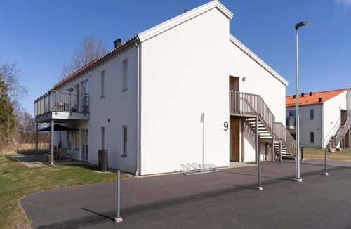Bastad House | Spacious Three Bedroom Home w Patio and Workspace