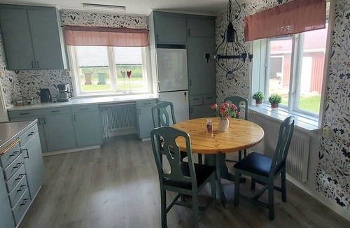 Voxnabruk Apartment | Spacious Vacation Apartment for 2 – River View, Nature, and Time to Yourself