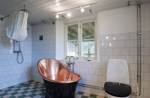 Hamburgsund House | Spacious villa on the nature reserve Valön.