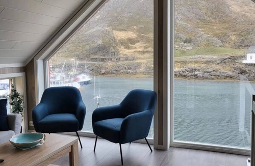 Ballstad Cabin | Spektakulær rorbu i autentiske omgivelser