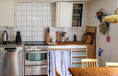 Adelso House | Spend an unforgettable vacation in this inviting cottage near the lake!