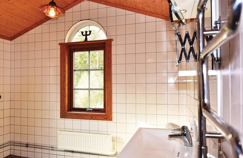 Landvetter House | Spend your vacation in this beautiful cottage with a fantastic view of Sans Lake.