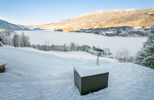 Skeikampen Villa | Stamp and Sauna! Small Farm With Fantastic View!
