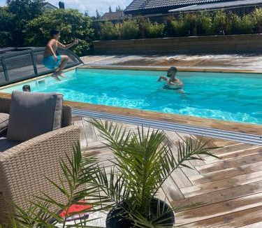Halmstad Villa | Stan- och strandnära poolvilla.