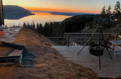 Hurdal Municipality House | Stately Cabin With Lake Mjøsa Panorama