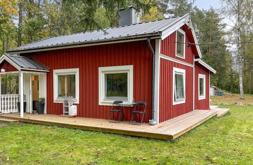 Grythyttan House | Stay in this cottage near the shiny Saxon Lake and experience idyll and silence of the forest.