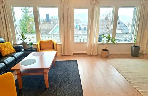 Kristiansand Apartment | Stay Together in One Spacious 3 Storey Home Private Comfortable Ideal for Groups