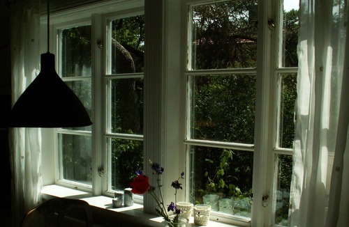 Dalaro Cabin | Stockholm archipelago, lakeside cottage with all the convenience and garden