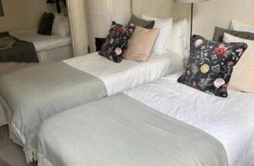Norrmalm Apartment | Stockholm Loft Haven 3 Beds in a 1- Bedroom Gemn