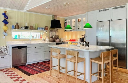 Katthammarsvik House | Stone house with sea view in Katthammarsvik