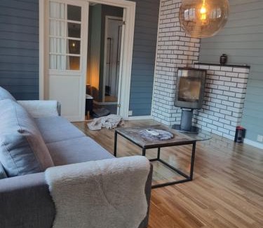 Forde Apartment | Stor leilighet med 4 senger sentralt i Førde
