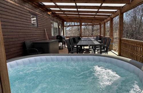 Herrang House | Stor villa med jacuzzi