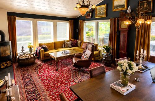 Lillehammer House | Stort hus med hage og bekk, 5 soverom, 8 min til sentrum