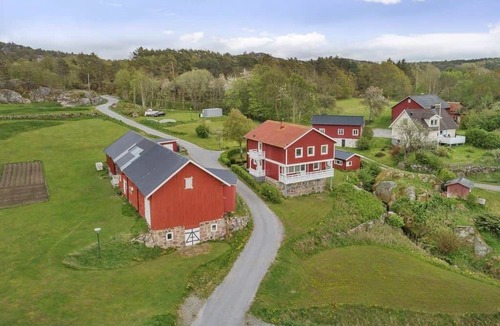 Halleviksstrand Villa | Stort hus med plats för 2-3 familjer