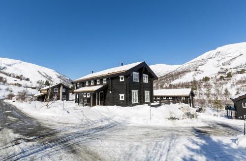 Møre og Romsdal Apartment | Stranda Fjellgrend 3 bedrooms - 68B