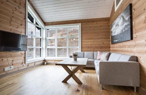 Møre og Romsdal Apartment | Stranda Fjellgrend 3 bedrooms and loft - 80D
