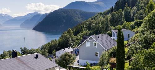 Møre og Romsdal House | Stranda four bedroom house with fjord views