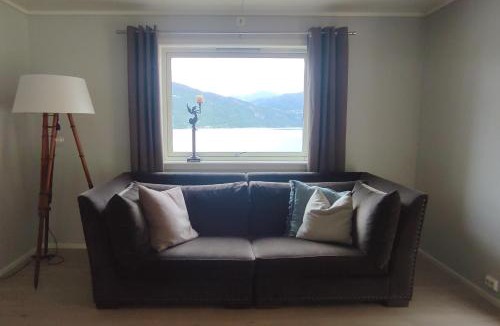 Møre og Romsdal House | Stranda four bedroom house with fjord views
