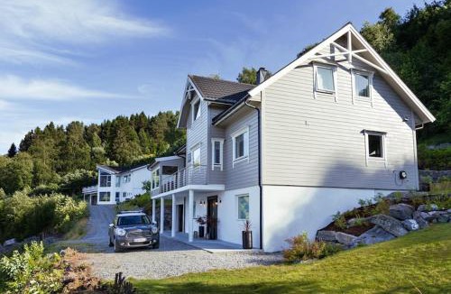 Møre og Romsdal House | Stranda four bedroom house with fjord views