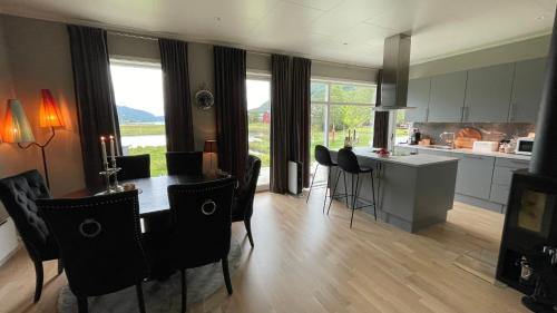 Gjemnes Municipality House | Strandhus i idylliske omgivelser