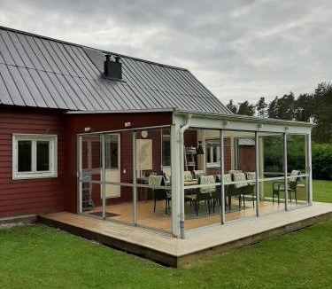 Klintehamn House | Strandnära för den stora familjen