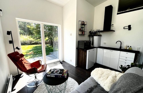 Stravalla Cottage | Strandnära Moderna Gästhus 300 m Från Vackra Stråvalla Strand. Husdjur Tillåtna!