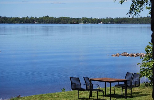 Almhult Cabin | Strandnära Stuga vid Sjön Möckeln