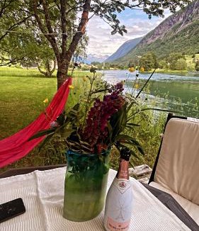 Stryn Apartment | Stryn 3 bedrooms 2 bathrooms River view