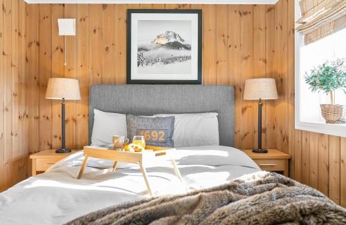 Stryn House | Stryn Mountain Lodge with seaview, near Geiranger