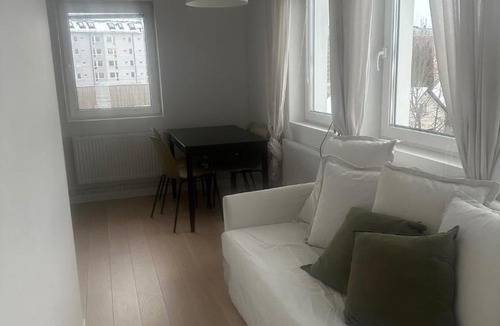 Edsberg Apartment | Studio Sleeps 2 Sollentuna centre