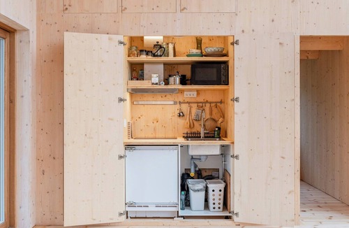 Henan House | Studio with nature-close design on Orust