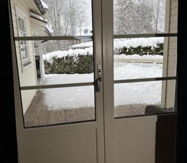 Amot Apartment | Stue, soverom og bad