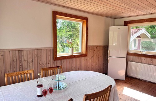 Berga House | Stuga Gösjön – Holiday Home by Lake Gösjön in Småland