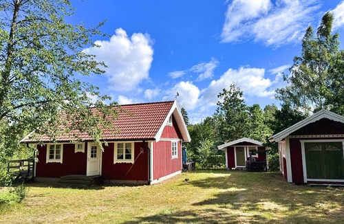 Berga House | Stuga Gösjön – Holiday Home by Lake Gösjön in Småland