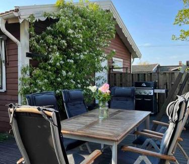 Tvaaker House | Stuga i Björkäng med havsutsikt!